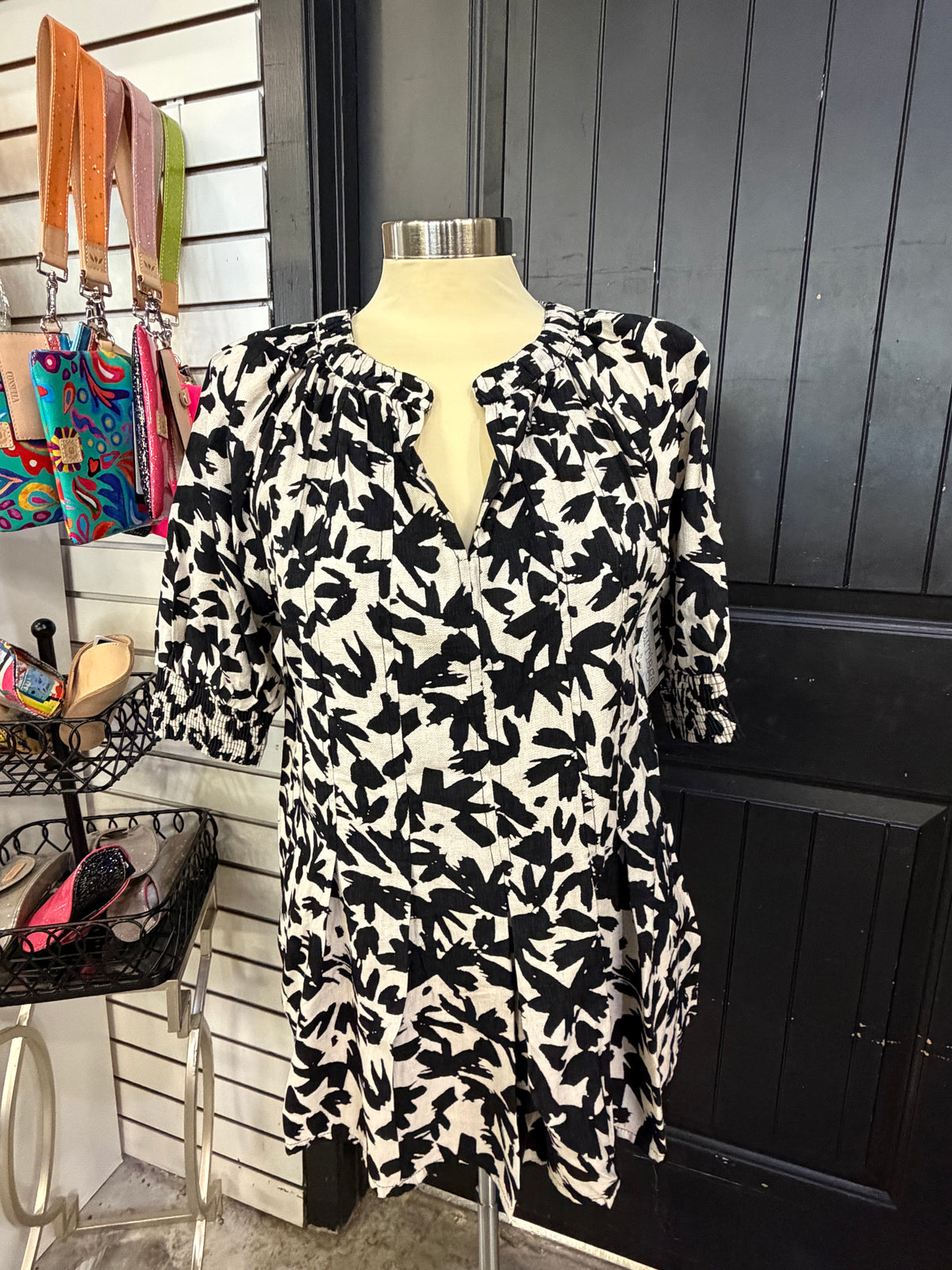 Black & White MaDoralis Top