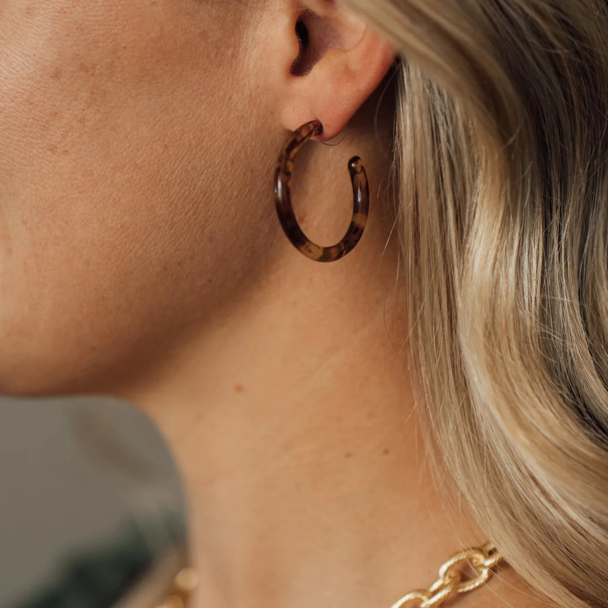 Medium Tortoise Hoop Earrings