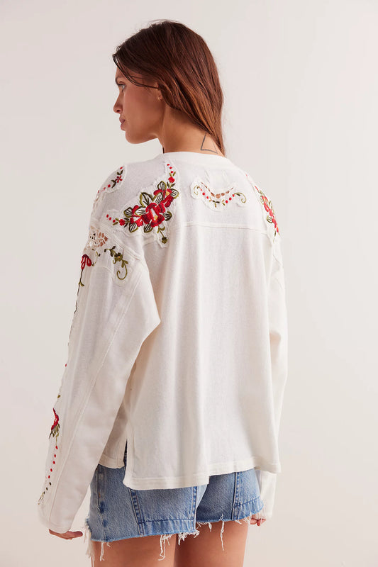 Lilith Tee